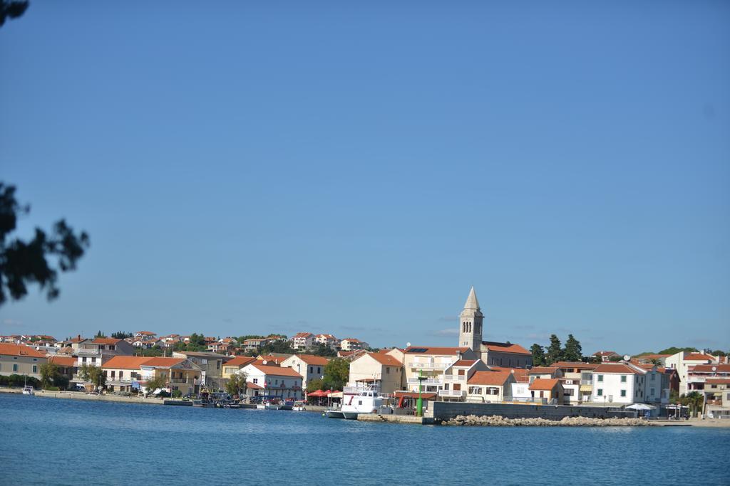 Apartments Petar Maksan Pakoštane Buitenkant foto