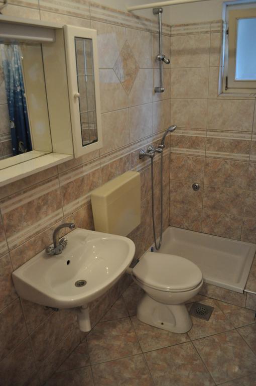 Apartments Petar Maksan Pakoštane Kamer foto